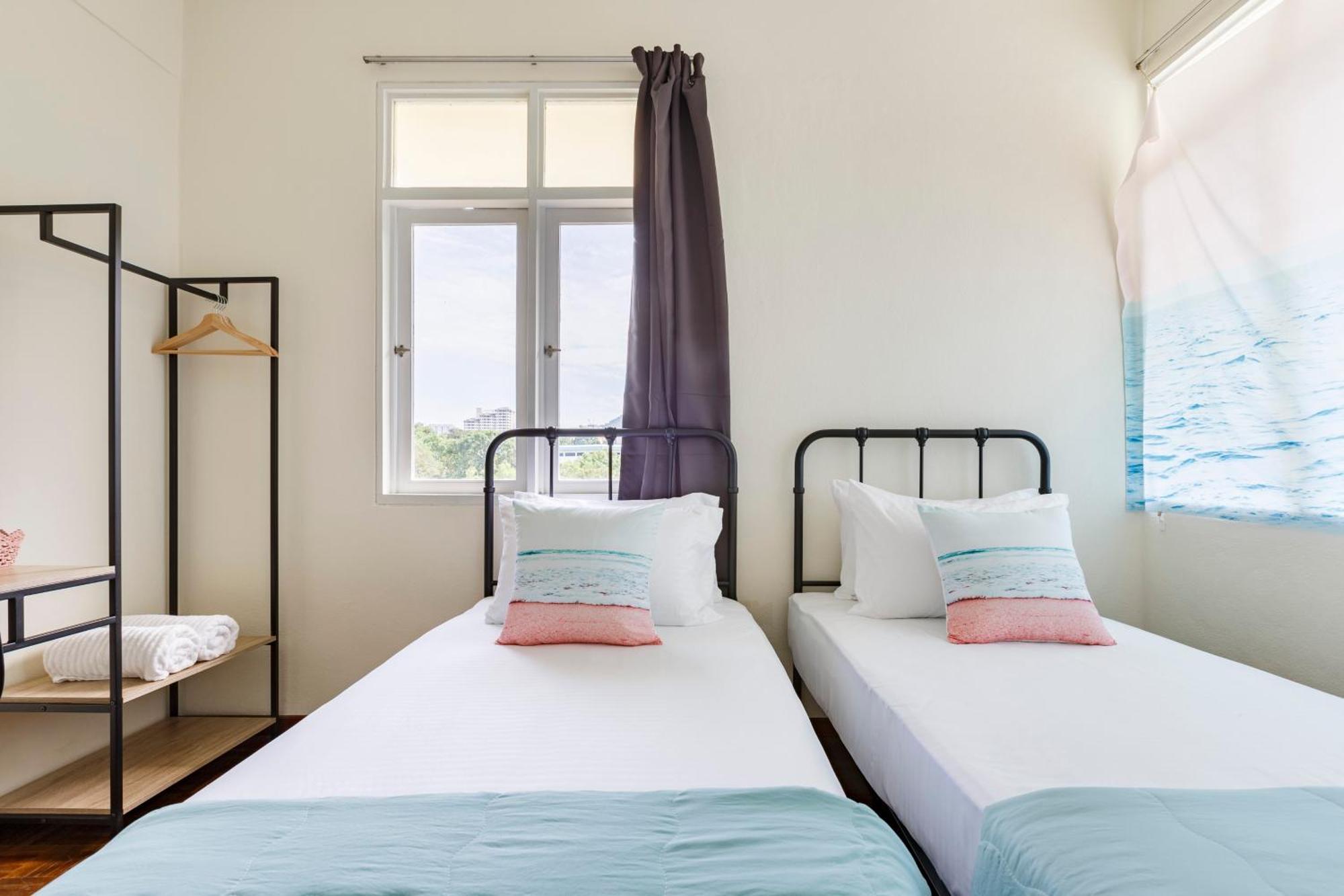 Ee's Surfer's House - Seaview, 3 Min Walk To Apartment Batu Ferringhi