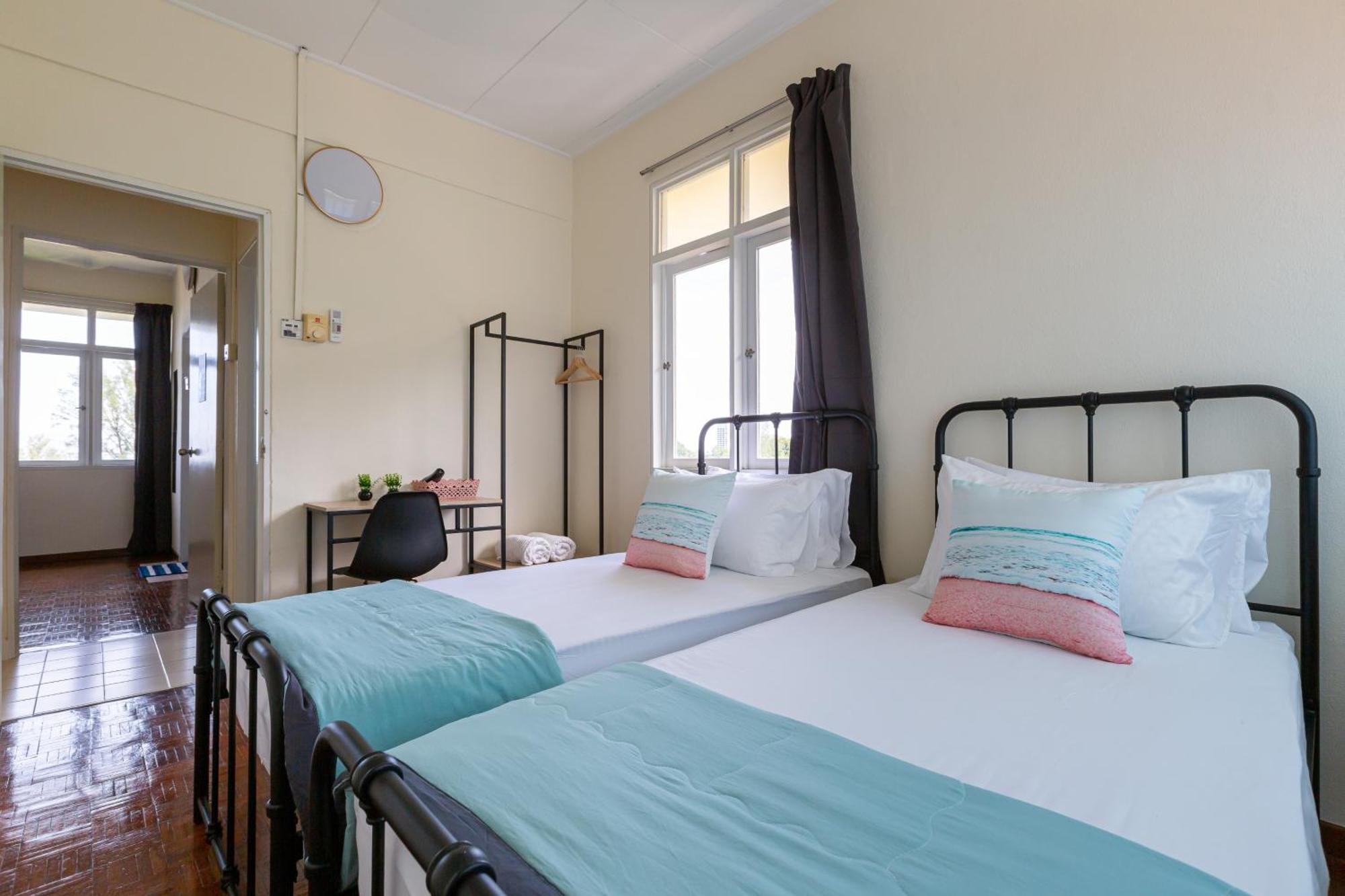 Ee's Surfer's House - Seaview, 3 Min Walk To Batu Ferringhi