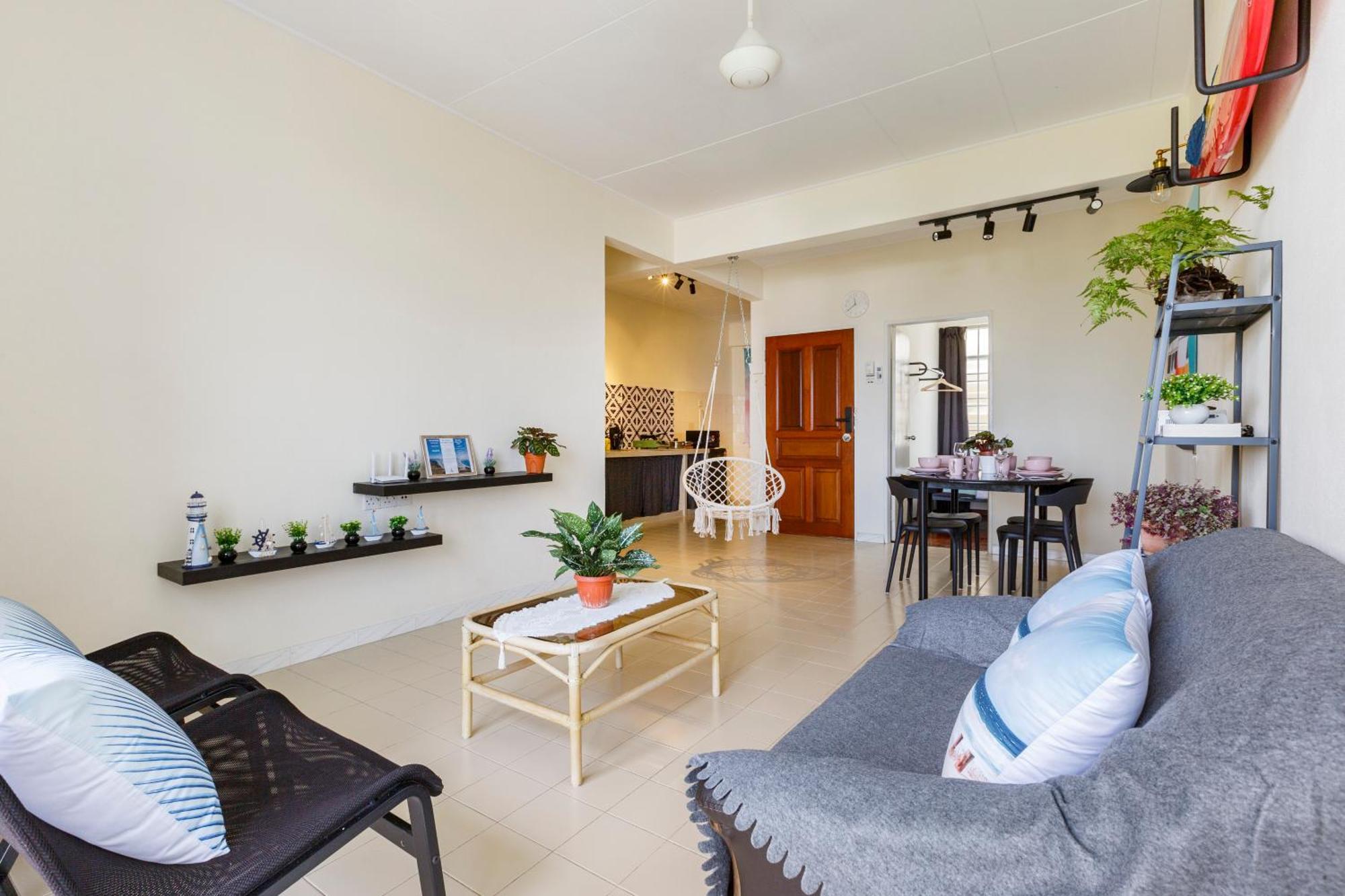 Ee's Surfer's House - Seaview, 3 Min Walk To Apartment Batu Ferringhi