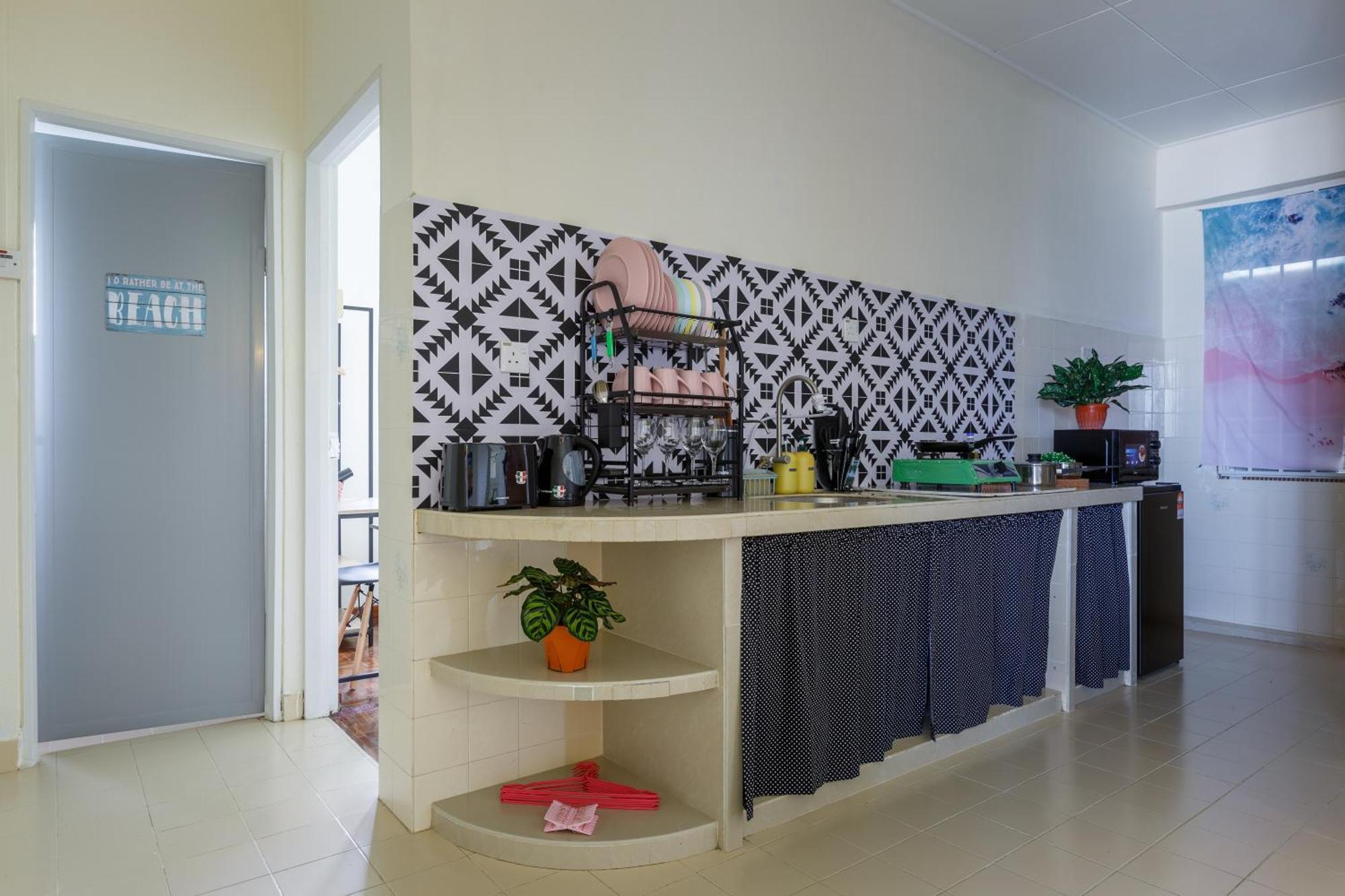 Ee's Surfer's House - Seaview, 3 Min Walk To Batu Ferringhi